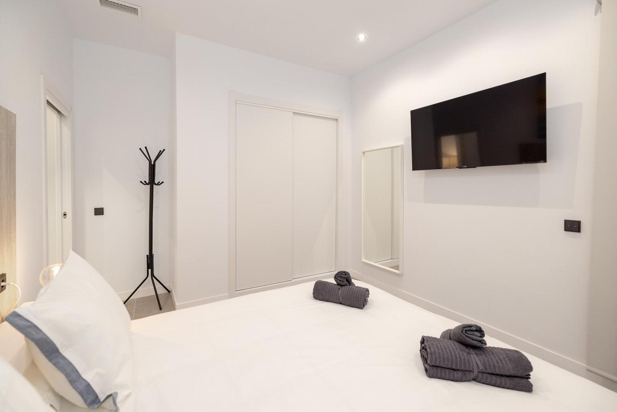 Apartamentos Turisticos Playa Marinsa Торе дел Мар Екстериор снимка