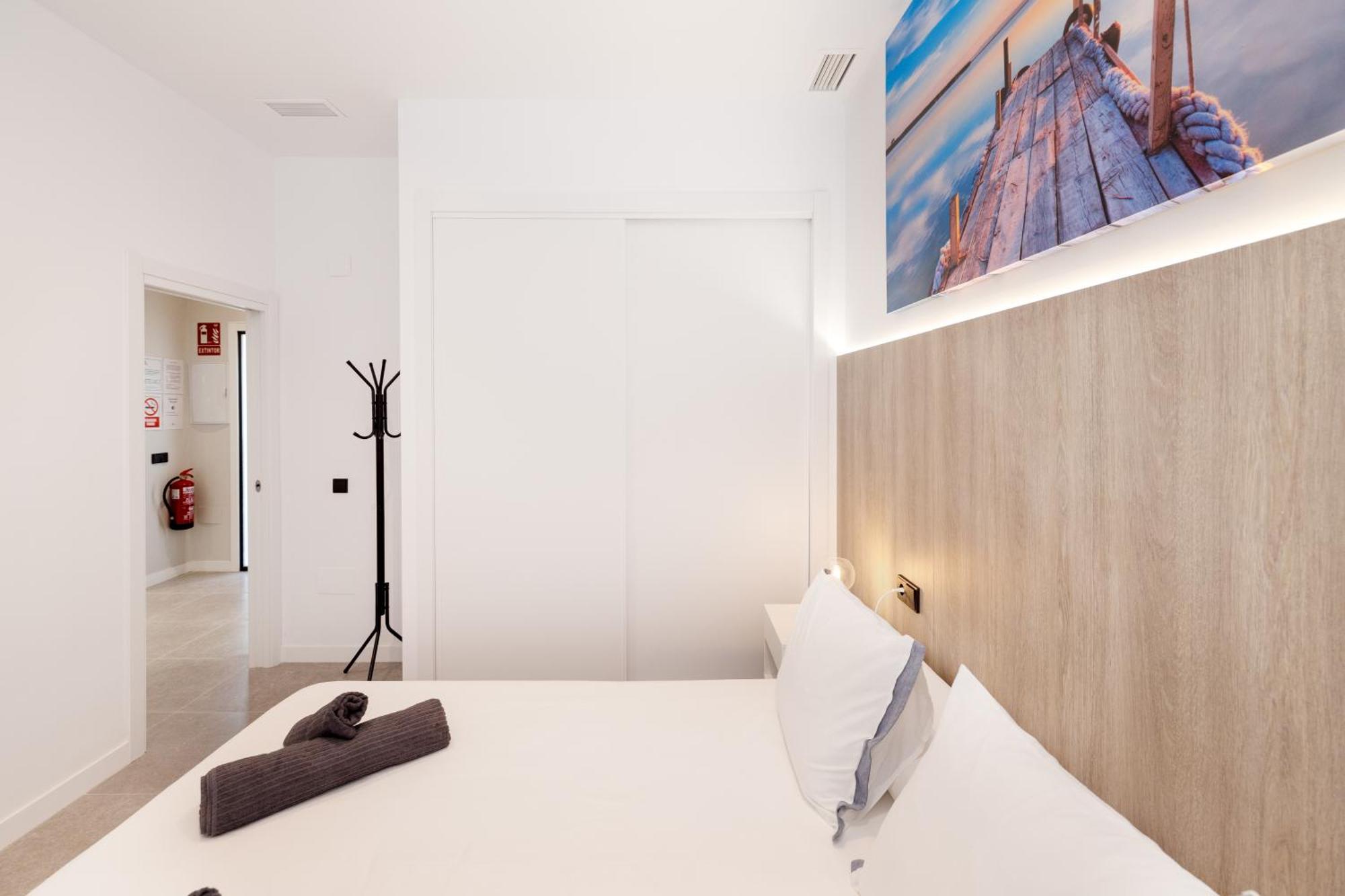 Apartamentos Turisticos Playa Marinsa Торе дел Мар Екстериор снимка