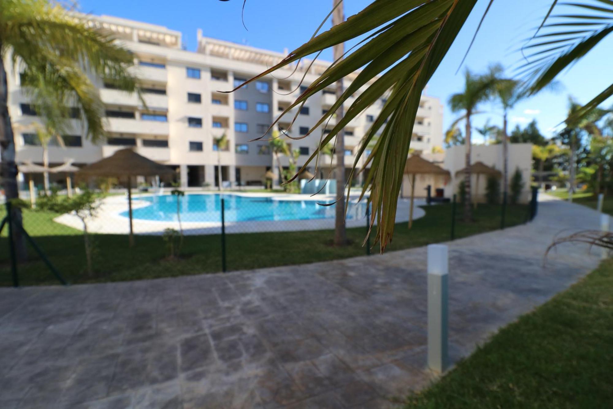 Apartamentos Turisticos Playa Marinsa Торе дел Мар Екстериор снимка